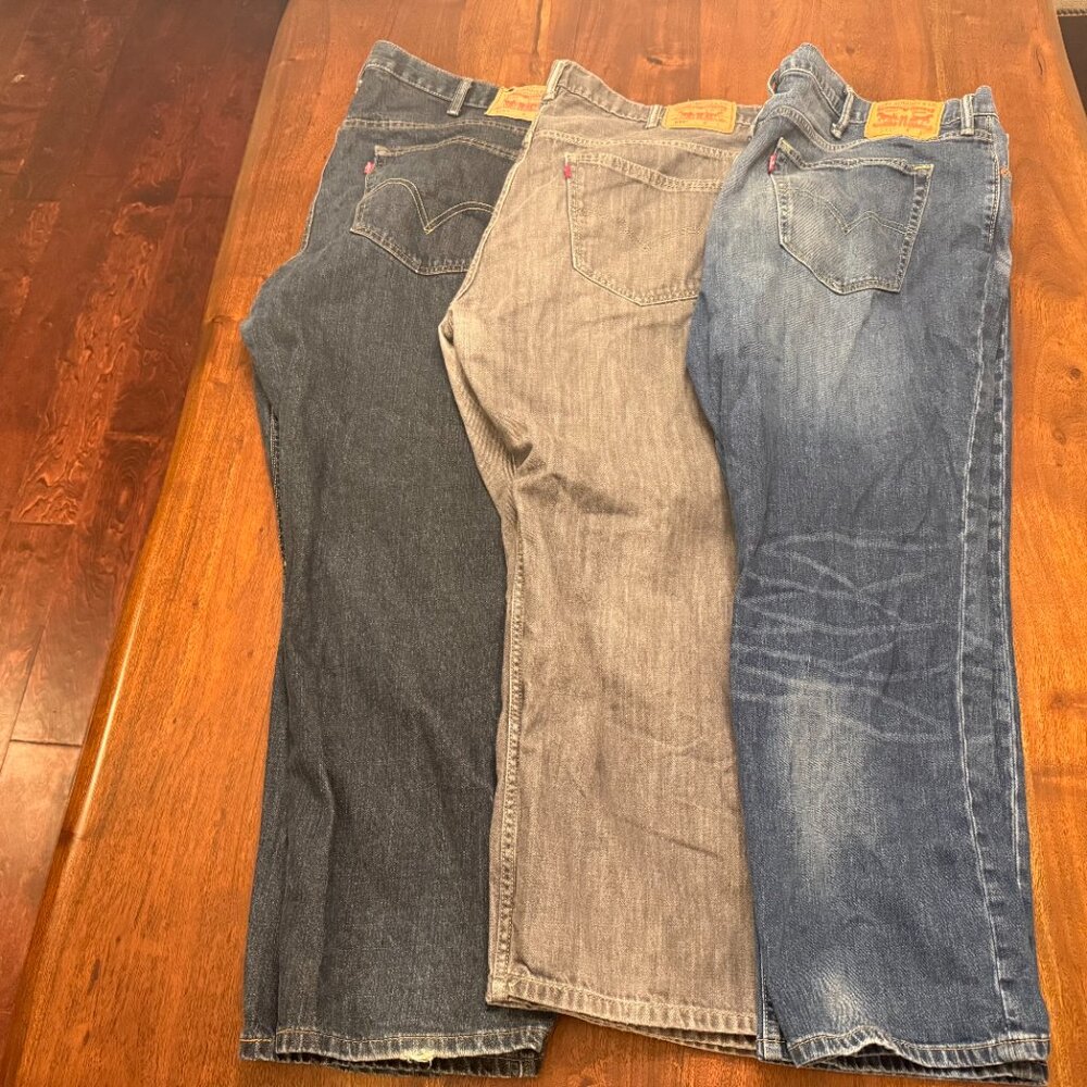 BUNDLE: Three 44x29 Levi's Jeans - Two 559 and One 541 - Picture 3 of 3